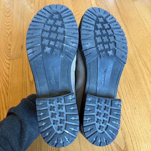 Clarks Collection Boots Khaki Taupe Gray Suede Cushioned Hiking Womens Size 10 - Picture 4 of 11